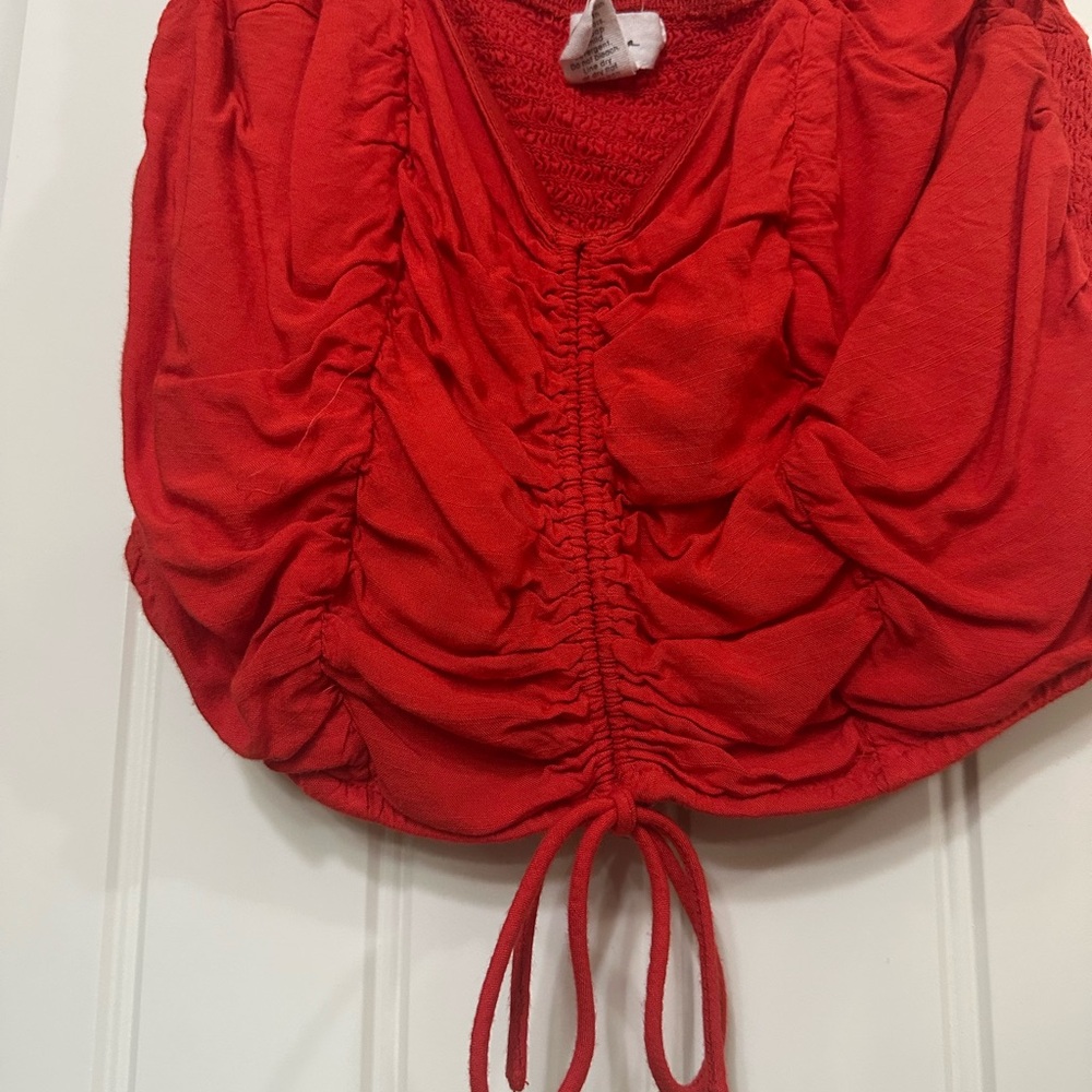 Red Ruched Sleeveless Top - Picture 2 of 2